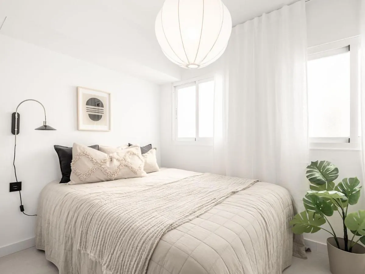 Vogue styled flat in the heart of Nueva Andalucía Apartamento Marbella 0*,  Espanha