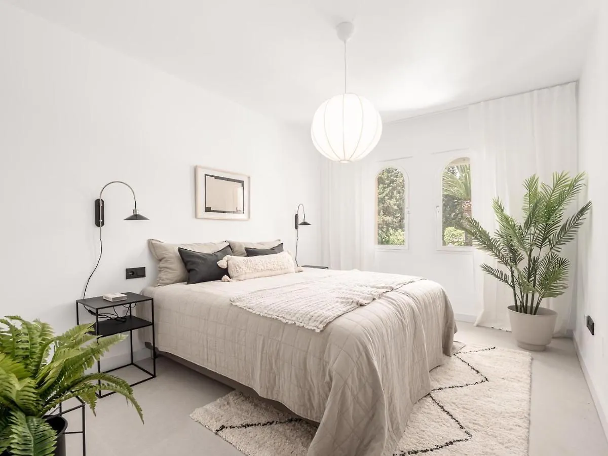 Vogue styled flat in the heart of Nueva Andalucía Apartamento Marbella Espanha
