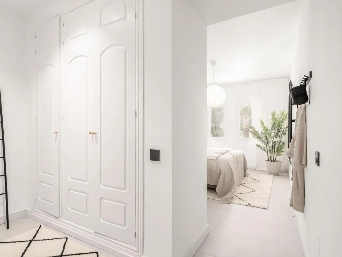 Vogue styled flat in the heart of Nueva Andalucía Apartamento Marbella