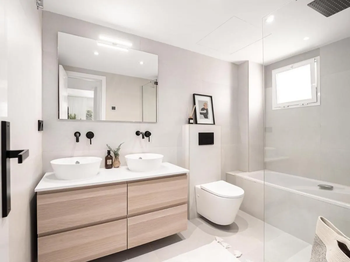 Vogue styled flat in the heart of Nueva Andalucía Apartamento Marbella